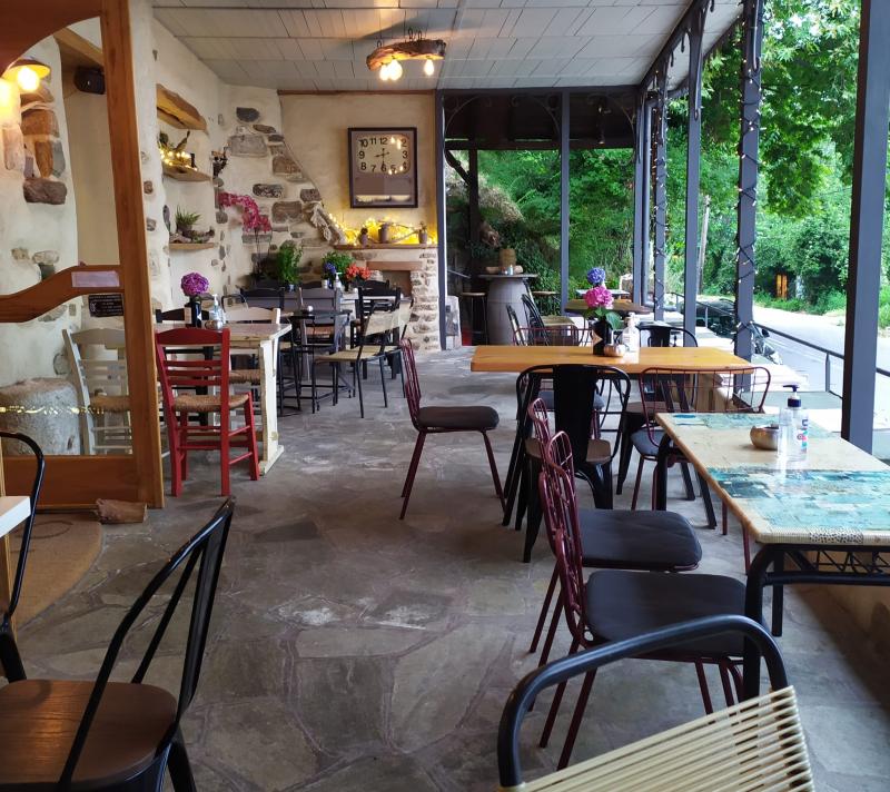 ΕΣΤΙΑΤΟΡΙΟ COCTAIL BAR APALO ΤΣΑΓΚΑΡΑΔΑ ΜΑΓΝΗΣΙΑ