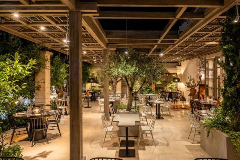 ΕΣΤΙΑΤΟΡΙΟ COCKTAIL BAR BAROZZI NAXOS RESTAURANT