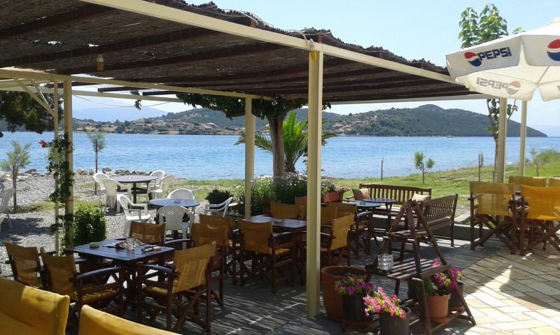 ΕΣΤΙΑΤΟΡΙΟ CAFE BELLA VISTA ΣΠΗΛΙΑ ΦΩΚΙΔΑ ΚΑΠΩΝΗ ΒΙΟΛΕΤΑ