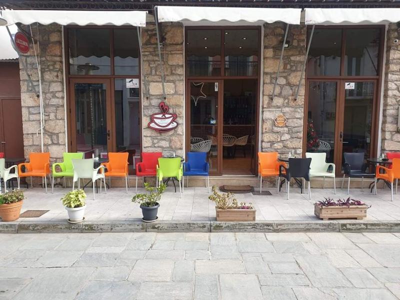 ΚΑΦΕΤΕΡΙΑ ΜΠΑΡ ΑΚΡΩΣ ΟΙΚΟΓΕΝΕΙΑΚΟΝ ΜΕΘΩΝΗ ΜΕΣΣΗΝΙΑ