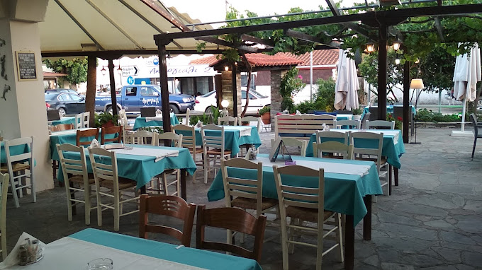 ΕΣΤΙΑΤΟΡΙΟ ΤΑ ΤΡΙΑ ΣΚΑΛΟΠΑΤΙΑ ΝΙΚΗΤΗ ΧΑΛΚΙΔΙΚΗ