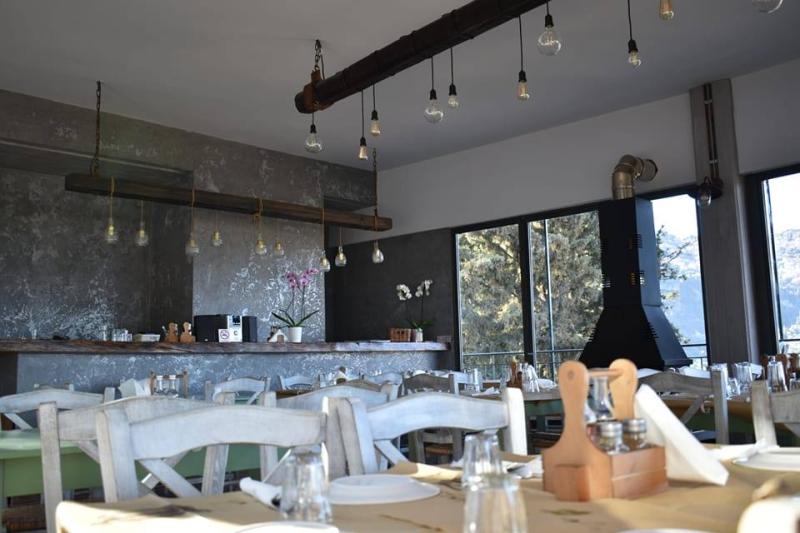 ΕΣΤΙΑΤΟΡΙΟ ΕΛΛΗΝΙΚΗ ΠΑΡΑΔΟΣΙΑΚΗ ΚΟΥΖΙΝΑ ΤΟ ΒΑΣΙΛΟΝΕΡΙ ΤΡΥΠΗ ΣΠΑΡΤΗ ΛΑΚΩΝΙΑ ΓΙΑΝΝΟΠΟΥΛΟΣ ΗΛΙΑΣ