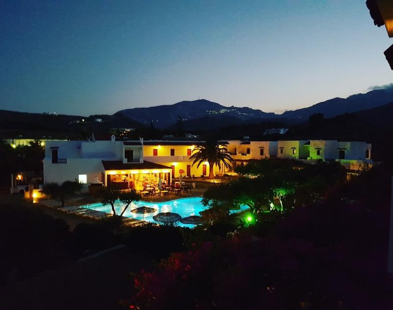 ΞΕΝΟΔΟΧΕΙΟ ASTRON HOTEL AND BUNGALOWS ΚΑΡΠΑΘΟΣ