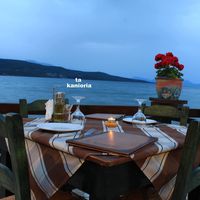 ΕΣΤΙΑΤΟΡΙΟ ΤΑΒΕΡΝΑ ΤΑ ΚΑΝΙΟΡΙΑ ΛΥΓΙΑ ΛΕΥΚΑΔΑ ΛΟΓΟΘΕΤΗΣ ΘΕΟΔΩΡΟΣ